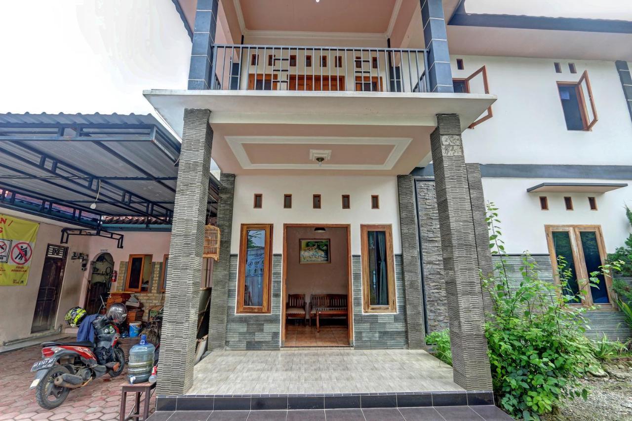 Kebumen Hotel Wisma Ck מראה חיצוני תמונה
