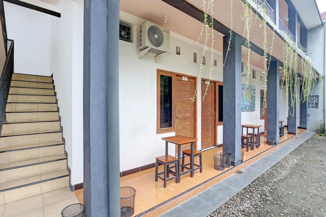Kebumen Hotel Wisma Ck מראה חיצוני תמונה